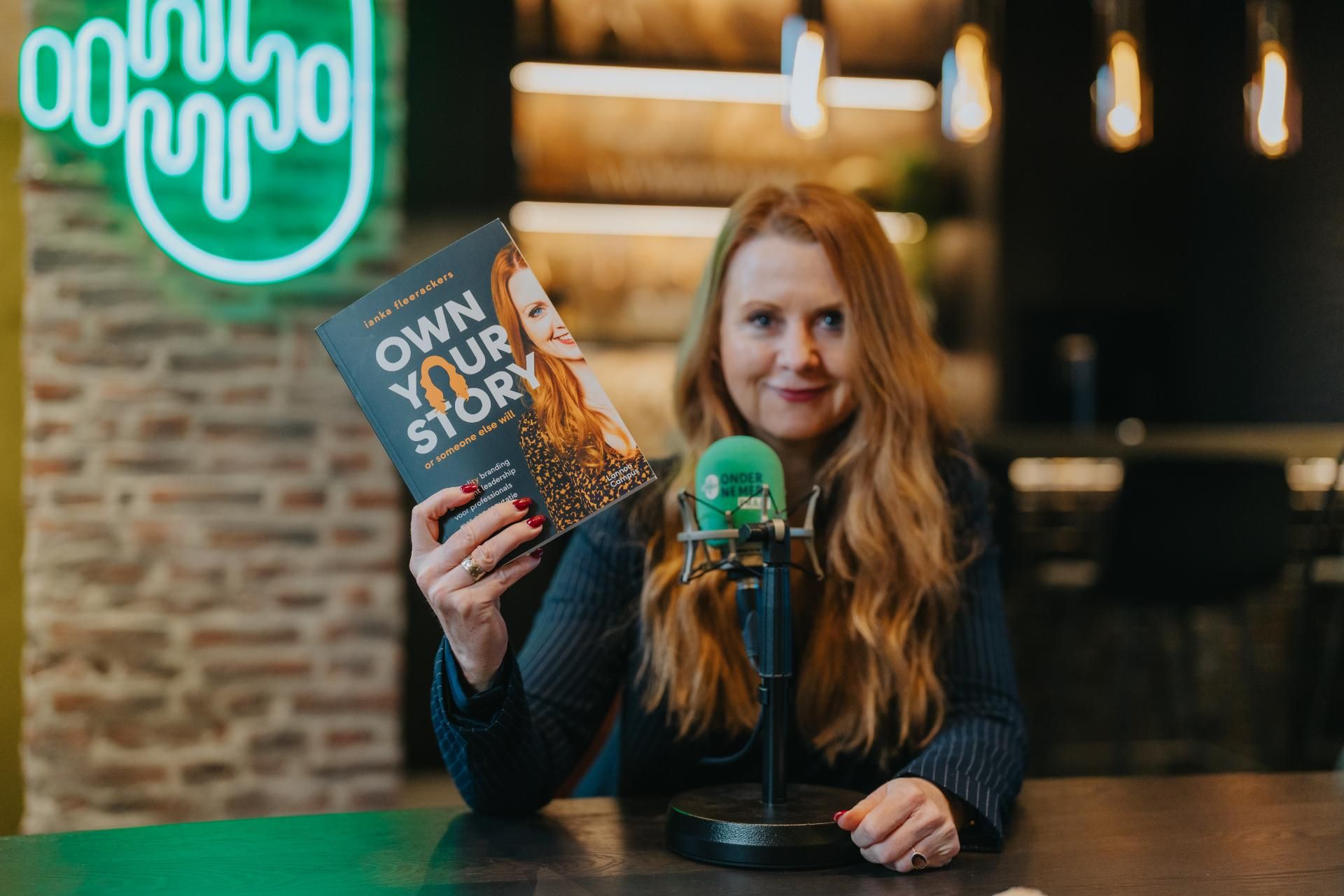 Ianka fleerackers stelt haar boek voor in de podcast van ondernemerspraat